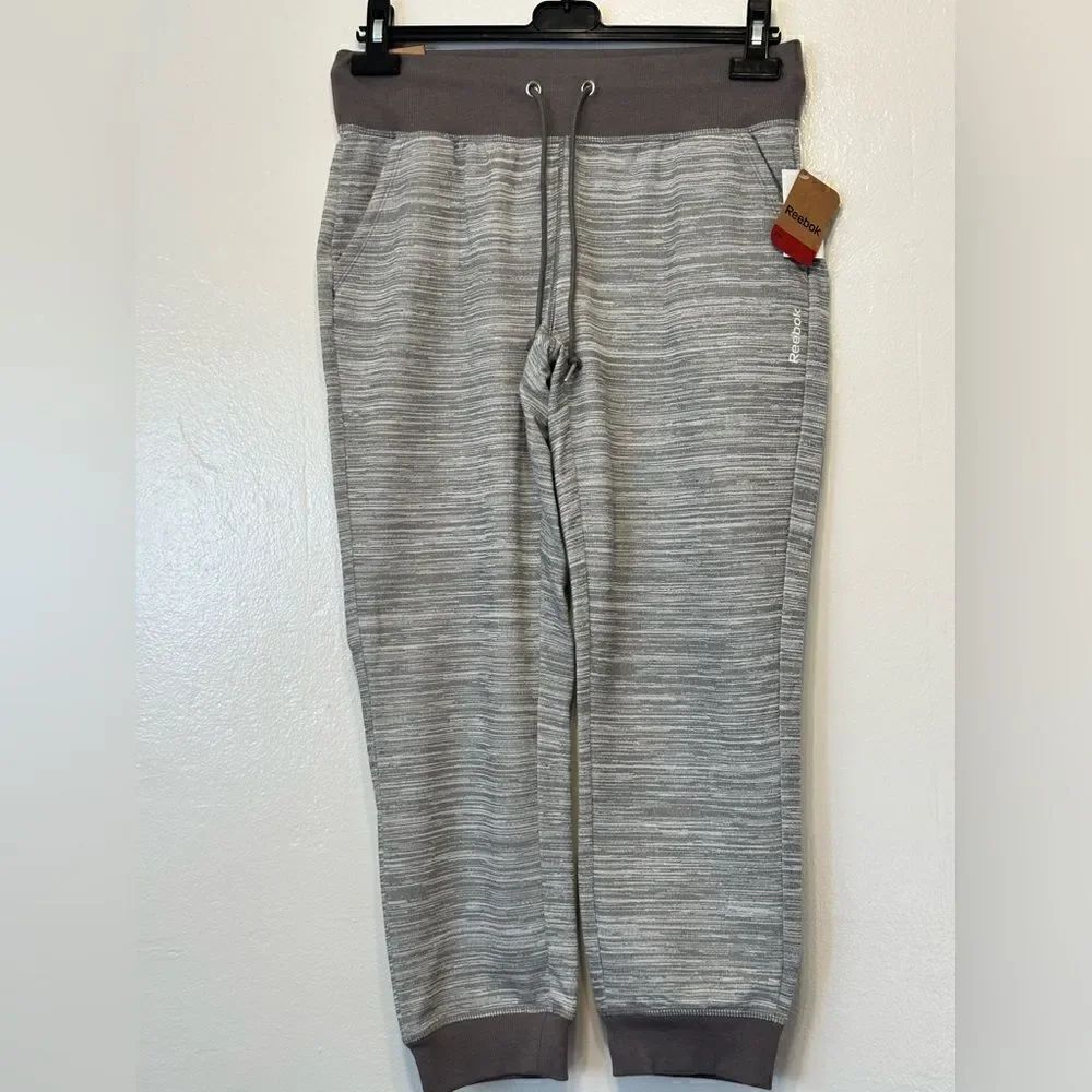 Reebok Women’s cuffed Capri joggers size S/CH, NWT